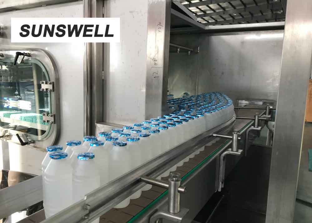 SS304  Material Beverage Filling Equipment  Especially For PE Bottles Dairy And Juice