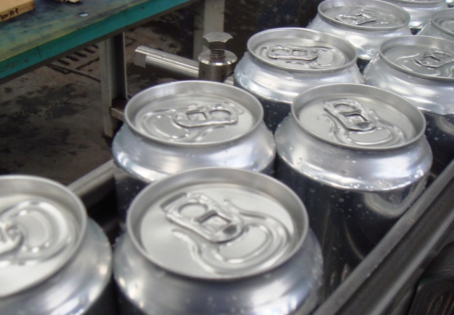 High speed Pop Aluminum Can Filling Machine Pneumatic Control 3000 cans/hour (300ml)
