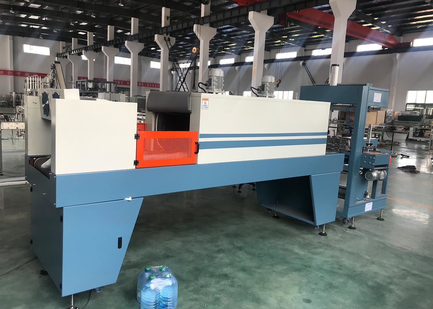 Industrial Automatic Plastic Wrapping Machine For Food Beverage Water