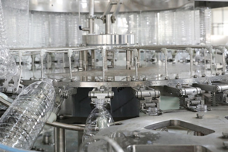 Automatic Rotary PET Bottle Mineral Pure Water Filling Machine 500ml  For Bottling Plant